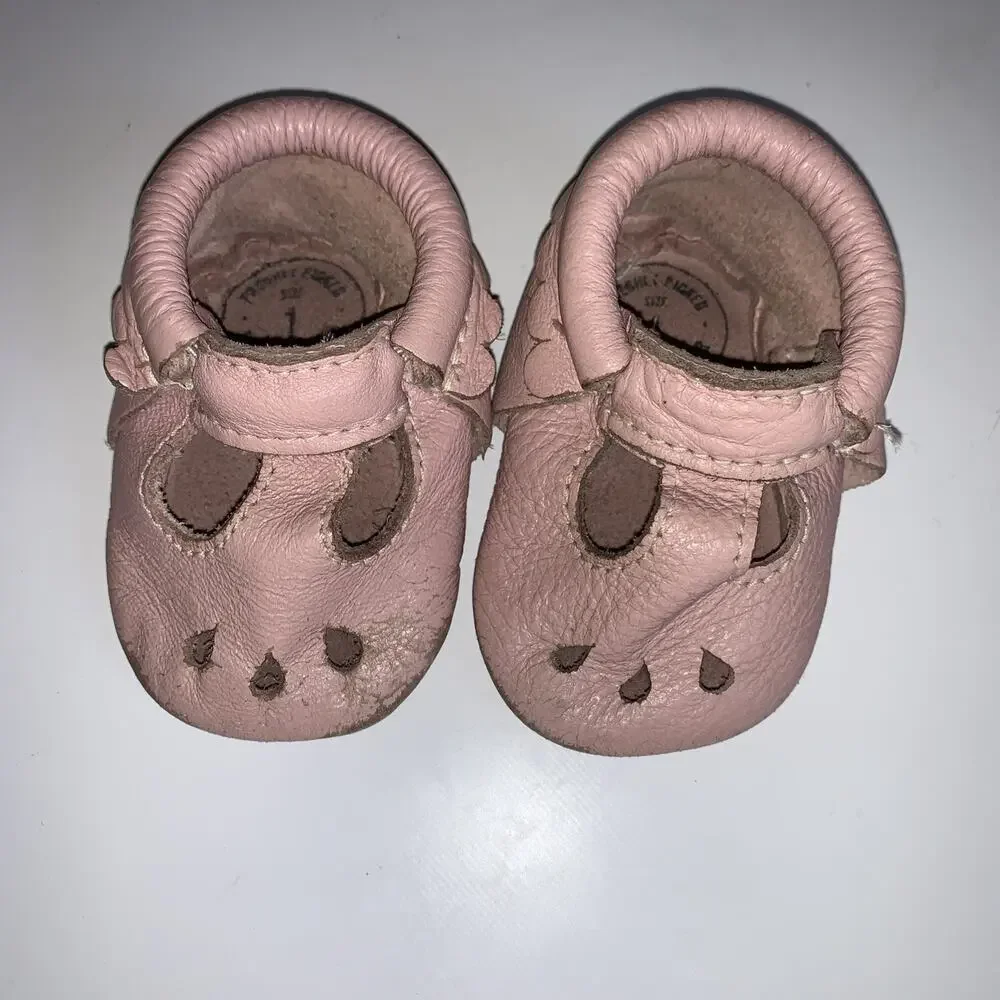 Toddler Girls Pink Leather Freshly Picked Soft Sole Shoes Size 1